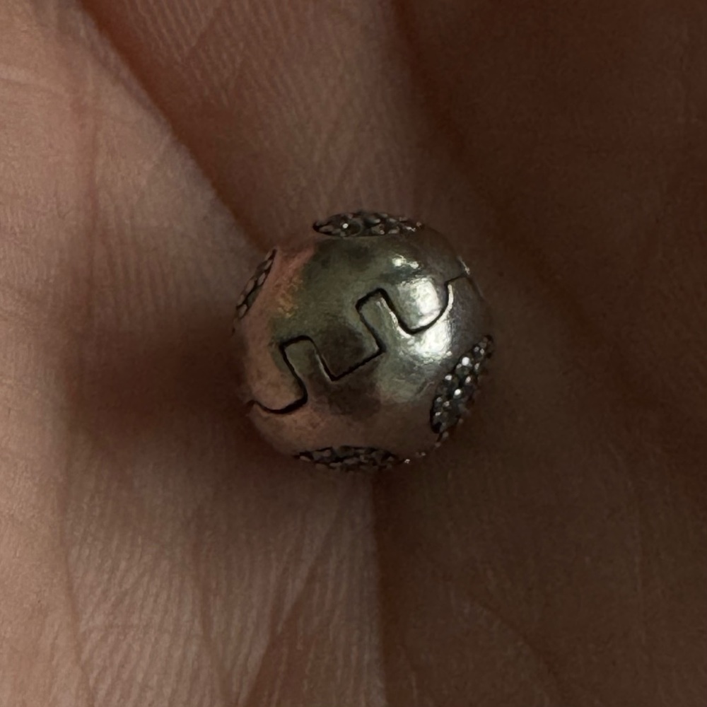 100% Authentic Mickey Stopper Disney Pandora Charm - Picture 2 of 2